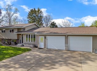 64 W 18th St, Cochrane, WI 54622