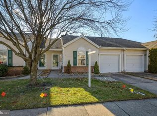 11 Goldenrod Dr, Mount Laurel, NJ 08054