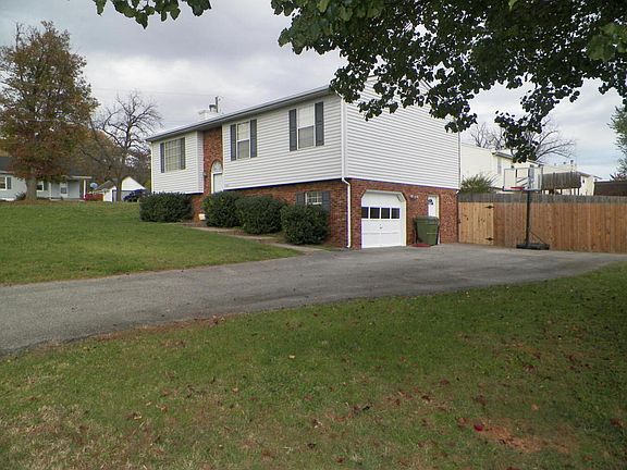 2nd image of 1814 Epps Dr
