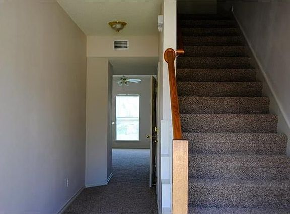 2nd image of 68 Carriage Ln