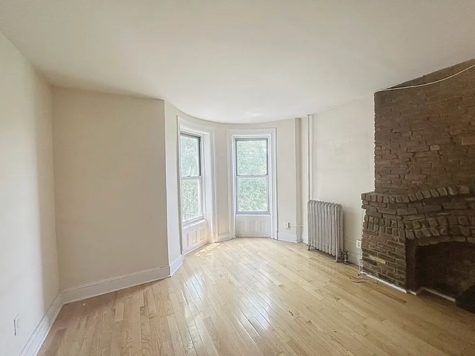1st image of 437 1st St APT 3A