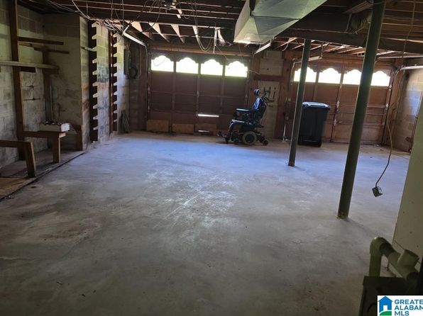 1205 Old Oak Rd, Birmingham, AL 35235