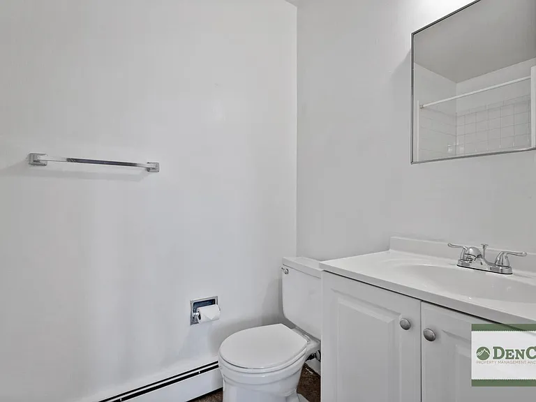 1840 Vine St #4 — Photo 12