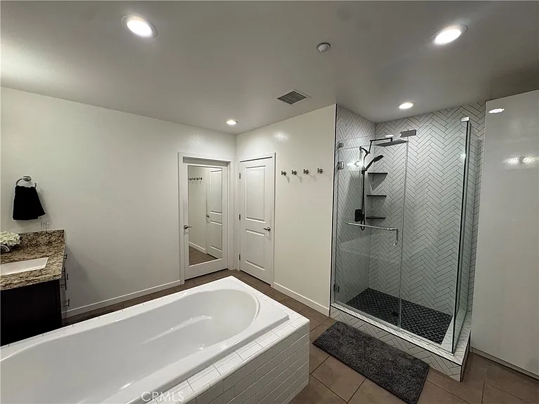 21 Gramercy #218 — Photo 26