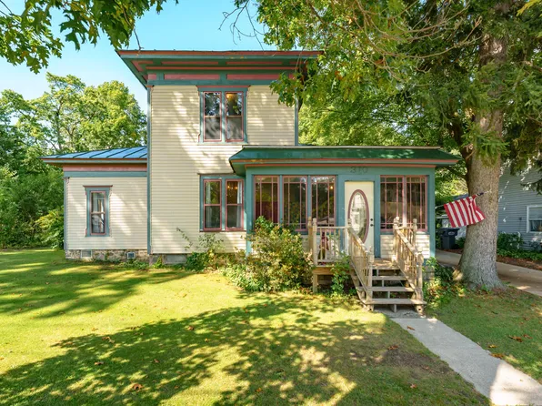 310 W Van Buren St, Gobles, MI 49055