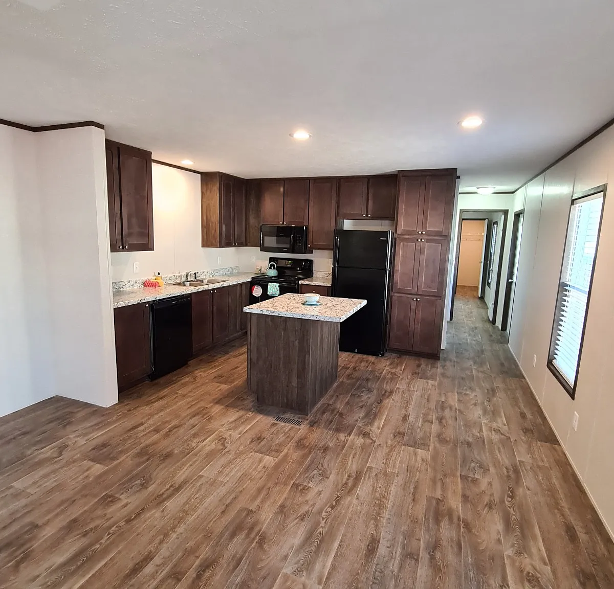 2 bed, 1024 sqft, $2,500 — Photo 1