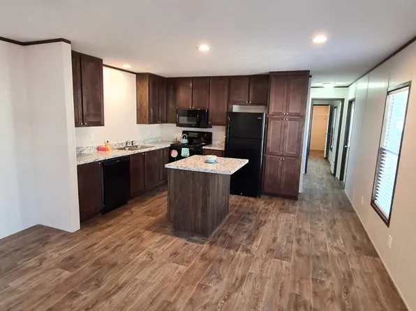 400 Willow Bnd #10, Oak Creek, CO 80467