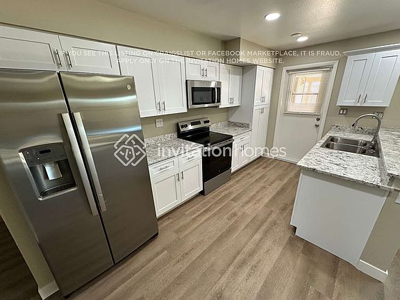 4th image of 1915 E Loyola Dr