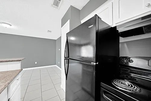 Sloan Apartments Photo 1