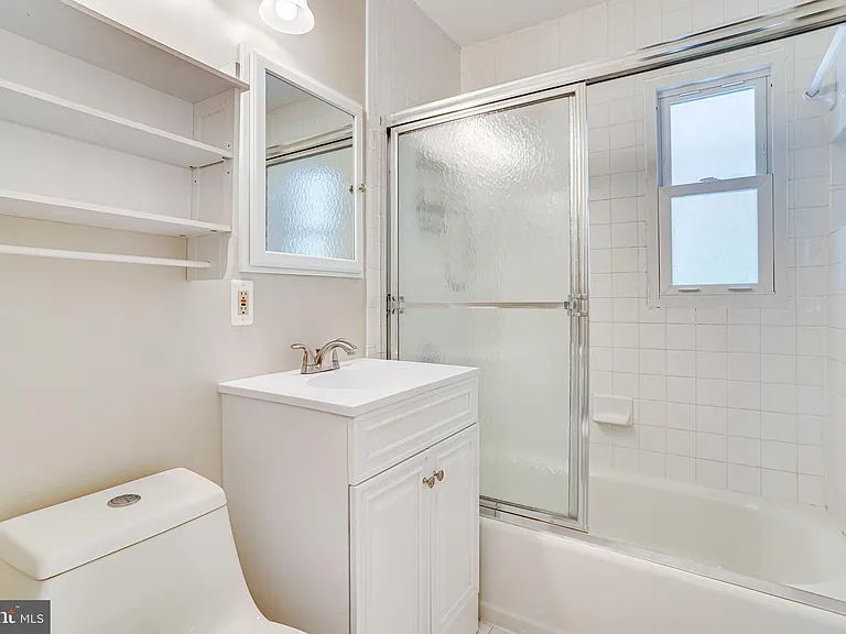 7430 Hastings St — Photo 34