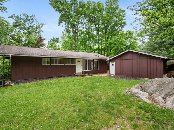 3155 Balsam Rd, Center Valley, PA 18034