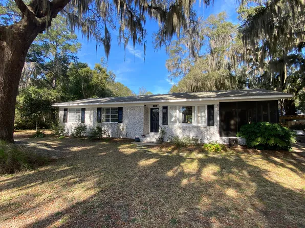 1109 E Broad St, Darien, GA 31305