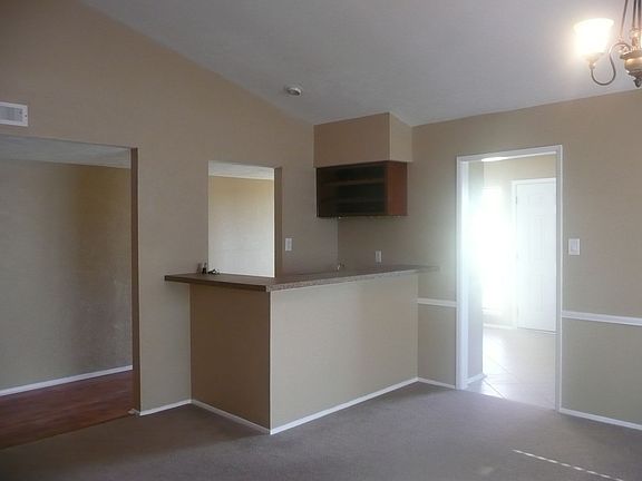 4th image of 2804 Hamlett Ln