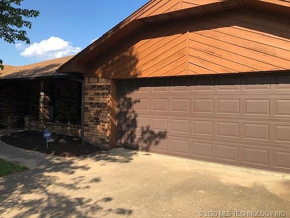 3rd image of 2504 Pelican Dr