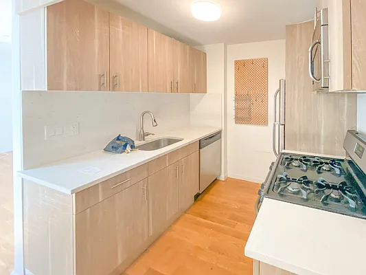 Rented by MySpaceNYC | media 61