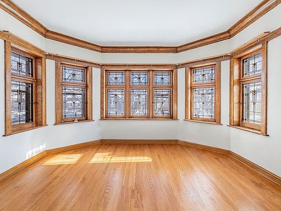 3rd image of 1630 Highland Ave