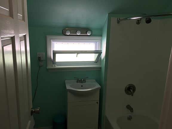 2nd image of 34 Ethel St