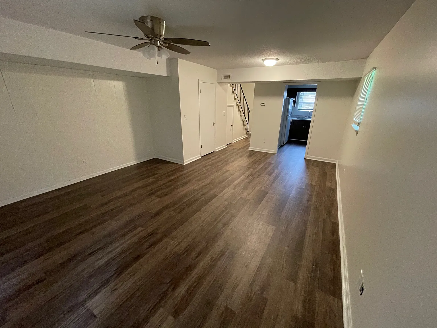 2 bed, 1.5 bath, 1088 sqft, $1,300 — Photo 2