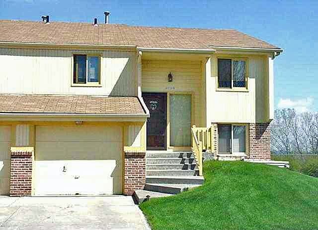 1st image of 4009 N 103rd Plz