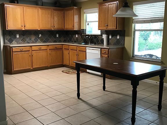 3rd image of 11039 Heron Village Dr