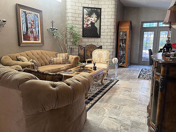 4th image of 6633 Mariposa Dr