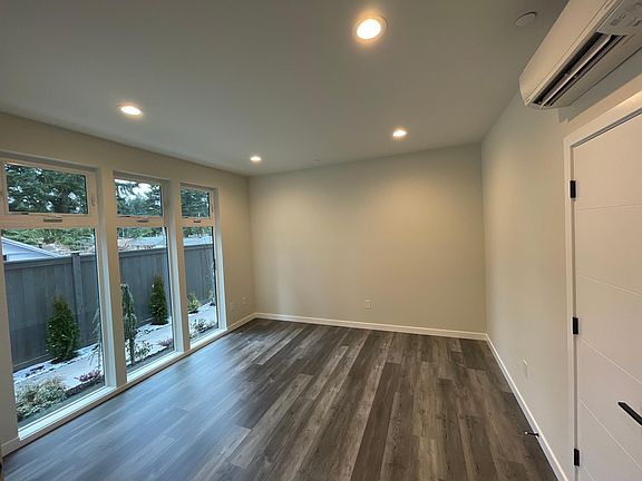 Lower Flex Room