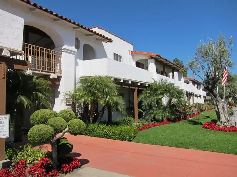 Las Casas Apartment Homes
