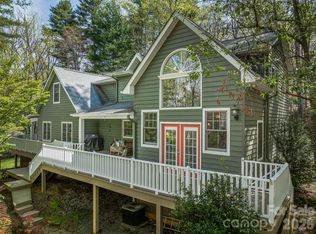 18 Thousand Oaks Blvd, Fairview, NC 28730