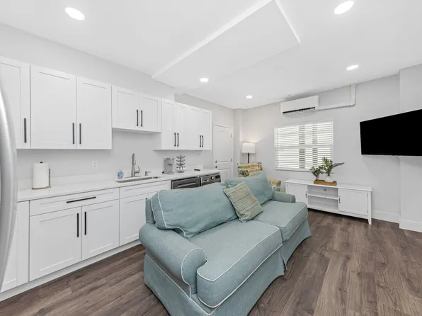 163-165 OSE Rentals LLC, 165 17th Ave SE #3B, Saint Petersburg, FL 33701