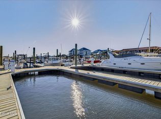 100 Spencer Farlow Dr #D-52, Carolina Beach, NC 28428