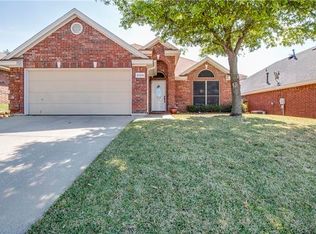 4104 Boulder Park Dr, Euless, TX 76040