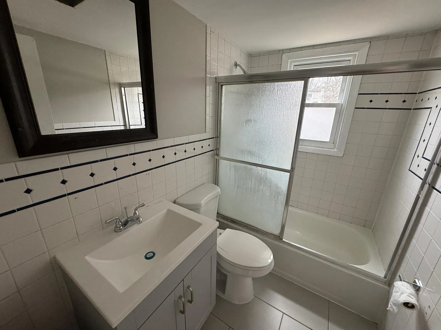 100 Mclean Street — Photo 4