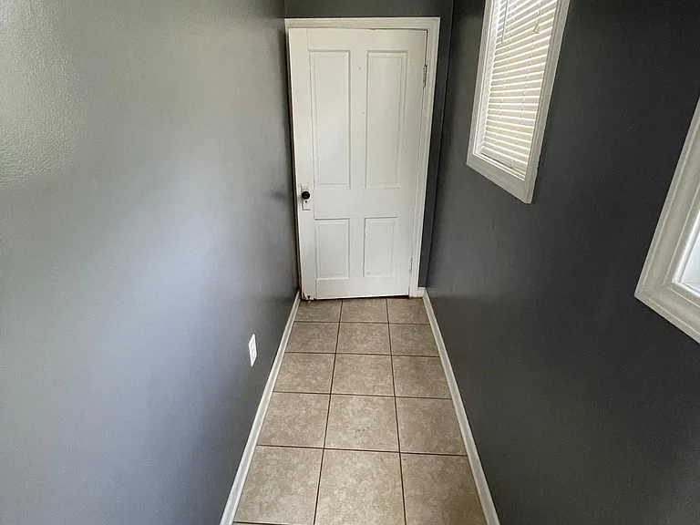 1627 Blaine Ave — Photo 43
