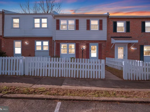 2807 Banks Ct, Dumfries, VA 22026