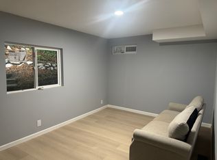 9406 17th Ave NE #2, Seattle, WA 98115