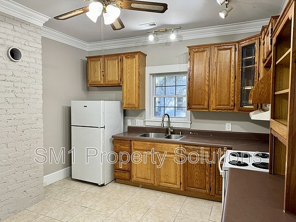 2nd image of 1313 Linwood St