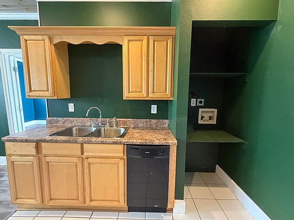 3rd image of 105 Ocoee St Unit 1