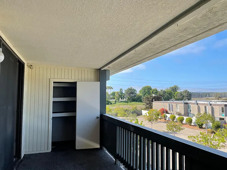 balcony closet 1