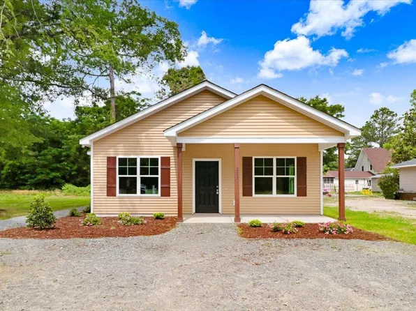 157 Rainbow Dr, Dunn, NC 28334