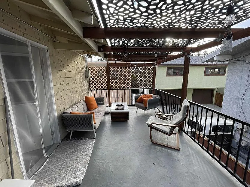 222 Roswell Ave — Photo 4