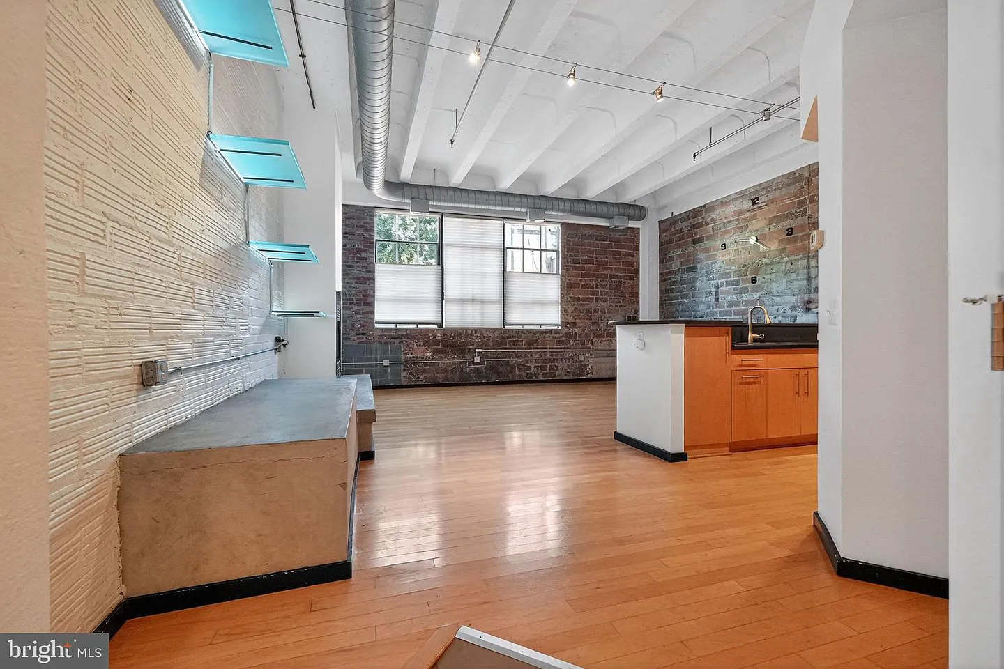 1 bed, 1.0 bath, 787 sqft, $3,000 — Photo 2