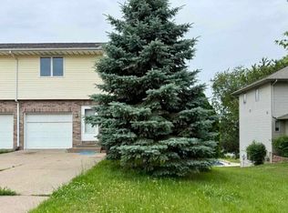 2208 Holiday Rd, Coralville, IA 52241