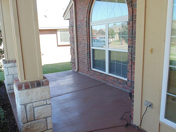 Huge covered front patio