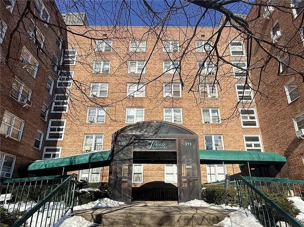 393 Avenue S #3H, Brooklyn, NY 11223
