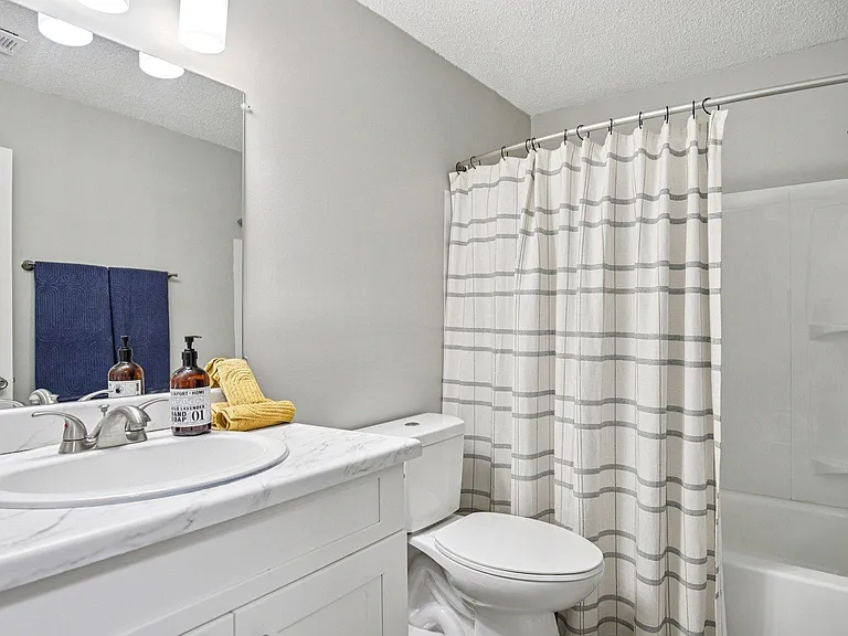 Compass Vista Apartments — Photo 25