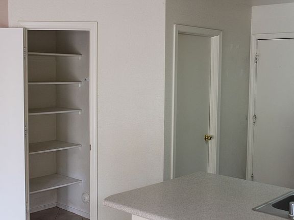 3rd image of 142 S Hassett Cir
