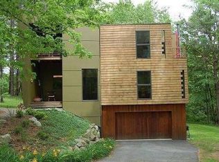 21 Heather Ridge Rd, Troy, NY 12180