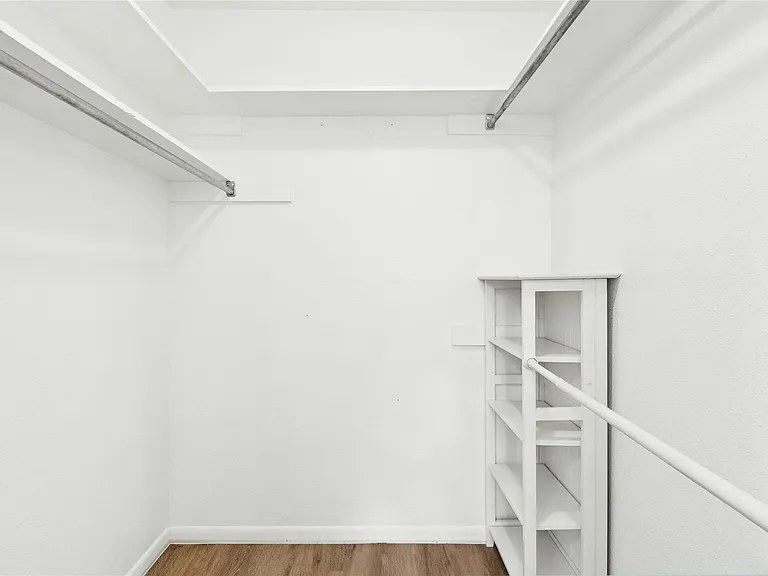 1401 Dragon Dr — Photo 15
