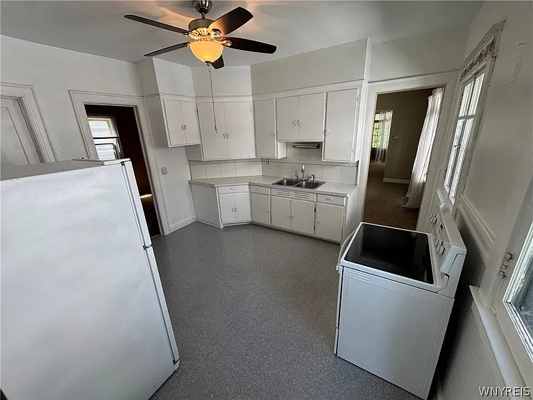 7 Berkley Pl — Photo 7