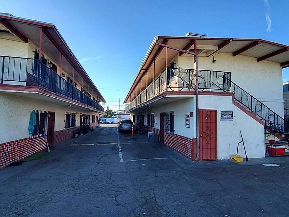 4th image of 10506 S Inglewood Ave